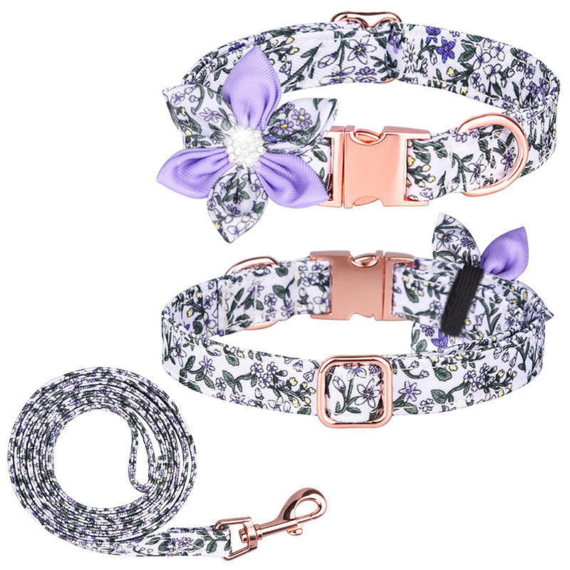Collar para mascota con estampado de flores, patrón personalizado con pajarita 
