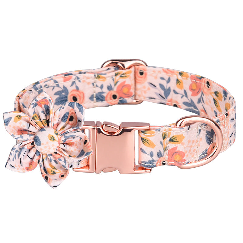 Collar para mascota con estampado de flores, patrón personalizado con pajarita 