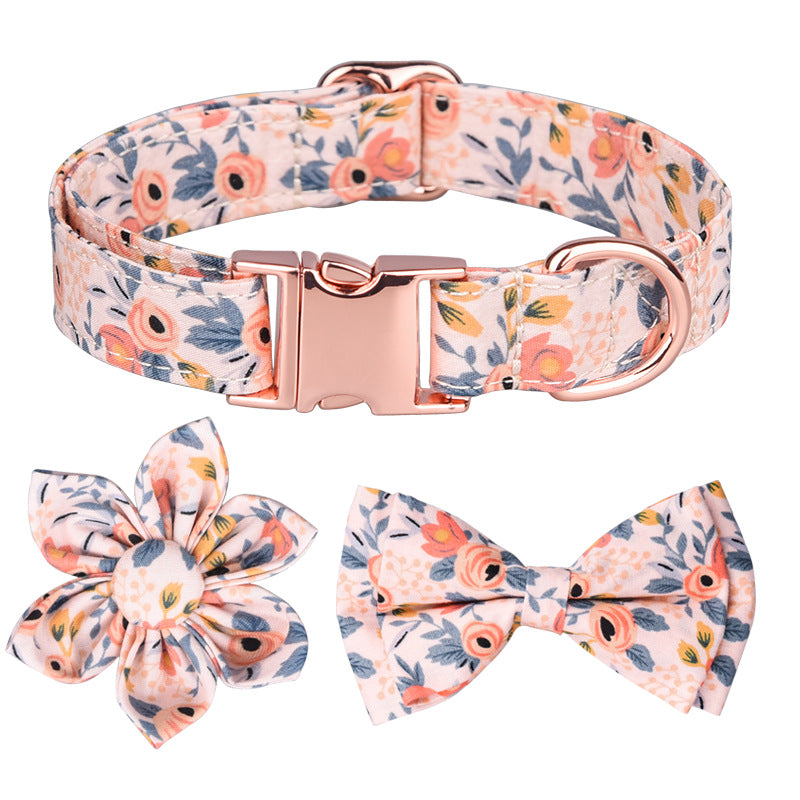 Collar para mascota con estampado de flores, patrón personalizado con pajarita 