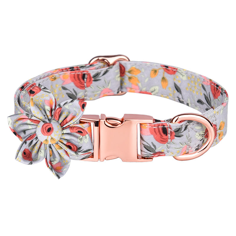 Collar para mascota con estampado de flores, patrón personalizado con pajarita 