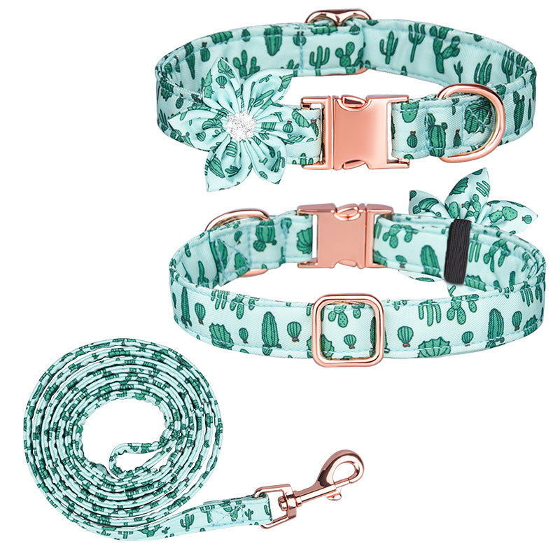 Collar para mascota con estampado de flores, patrón personalizado con pajarita 