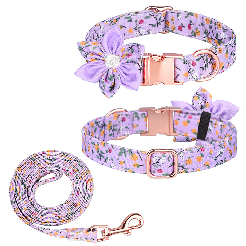 Collar para mascota con estampado de flores, patrón personalizado con pajarita 