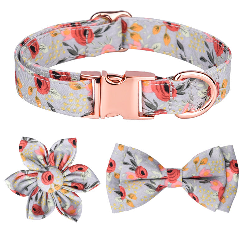 Collar para mascota con estampado de flores, patrón personalizado con pajarita 