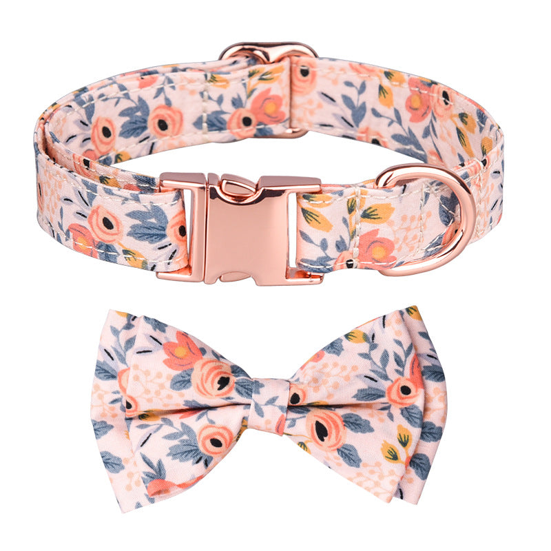 Collar para mascota con estampado de flores, patrón personalizado con pajarita 